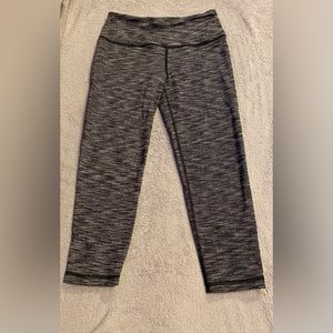 Victoria’s Secret Knockout capri leggings- gray and black- size:small